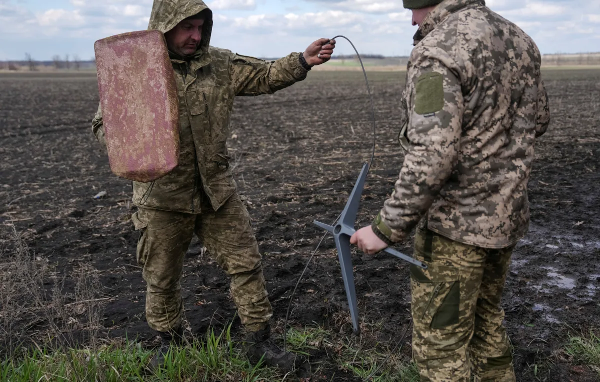 Critical Move from Washington: White House Block on Ukraine's Starshield Communications
