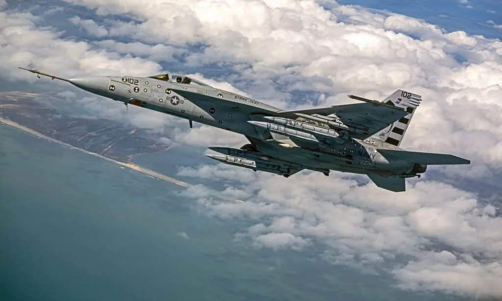 استعراض قوة من البحرية الأمريكية: صواريخ AIM-174B وAIM-260A لأول مرة على نفس المقاتلة
