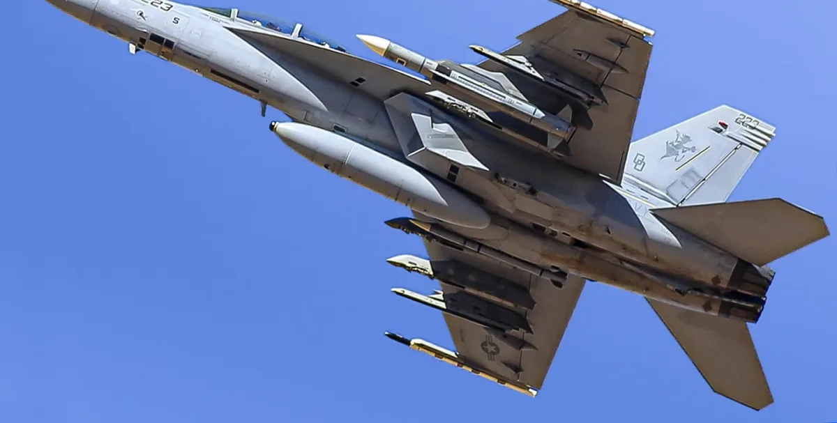 US Navy Show of Force: Super Hornet Spotted with AIM-174B and AIM-260 Missile Family for the First Time